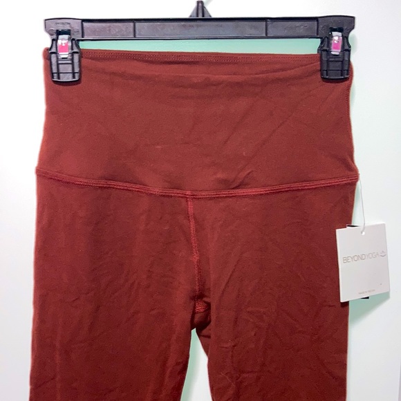Beyond Yoga Red Rock Leggings - Picture 2 of 7